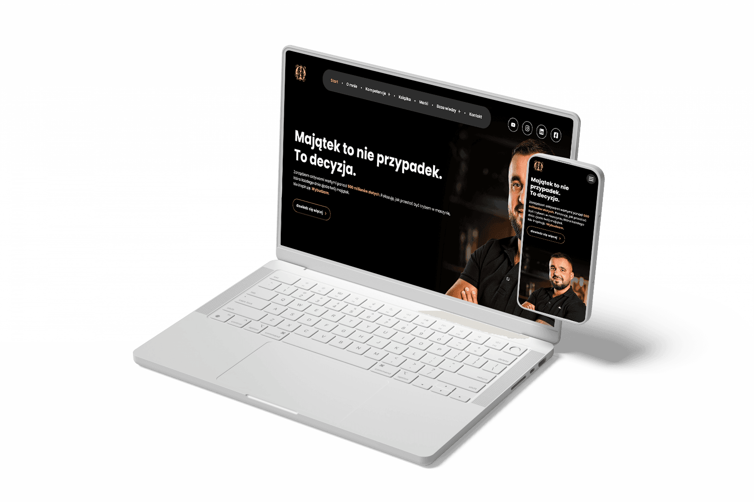 Biały laptop i smartfon wyświetlają tę samą stronę internetową o zarządzaniu majątkiem.