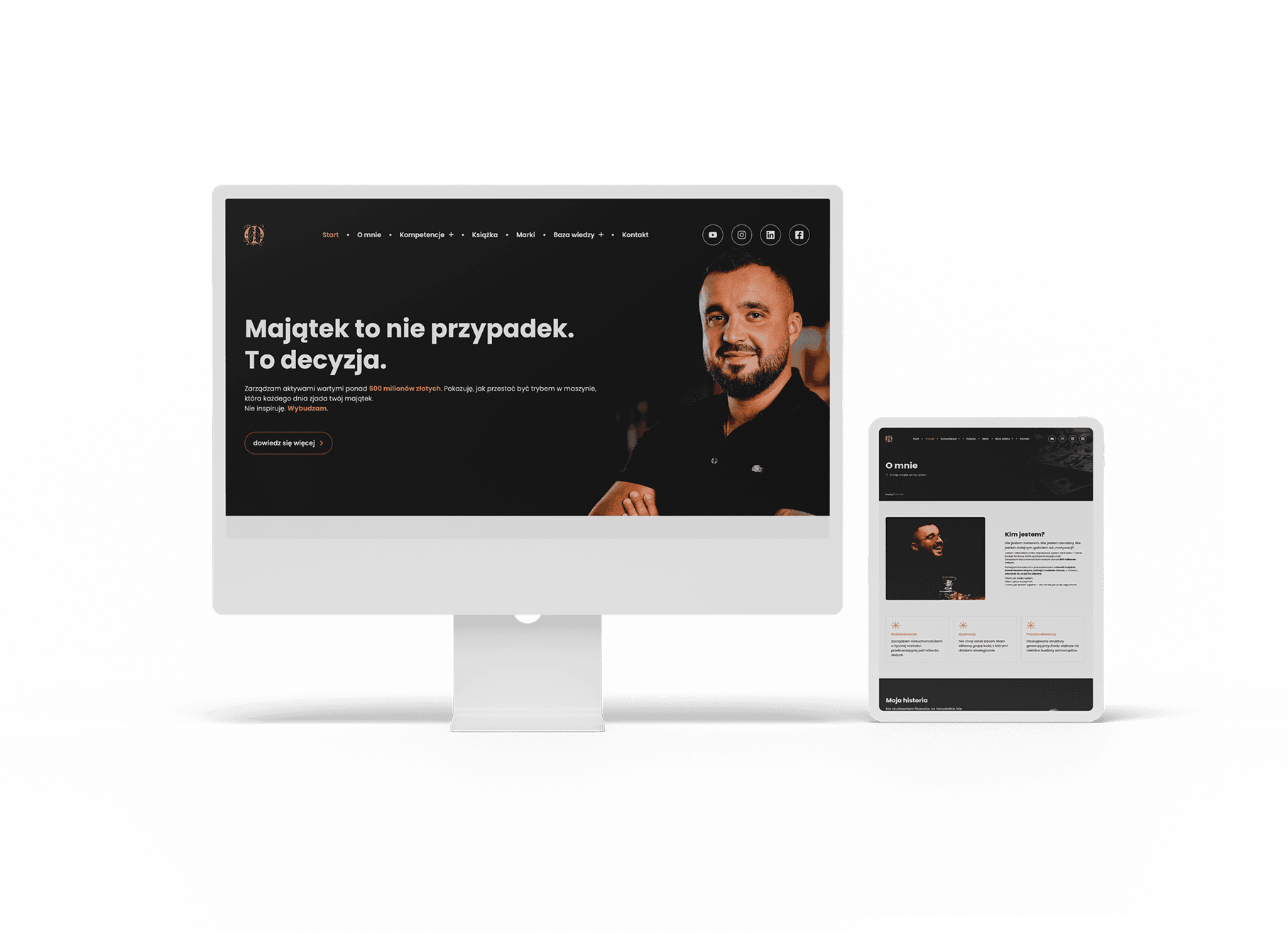 Monitor i tablet wyświetlające stronę internetową o budowaniu majątku na czarnym tle.